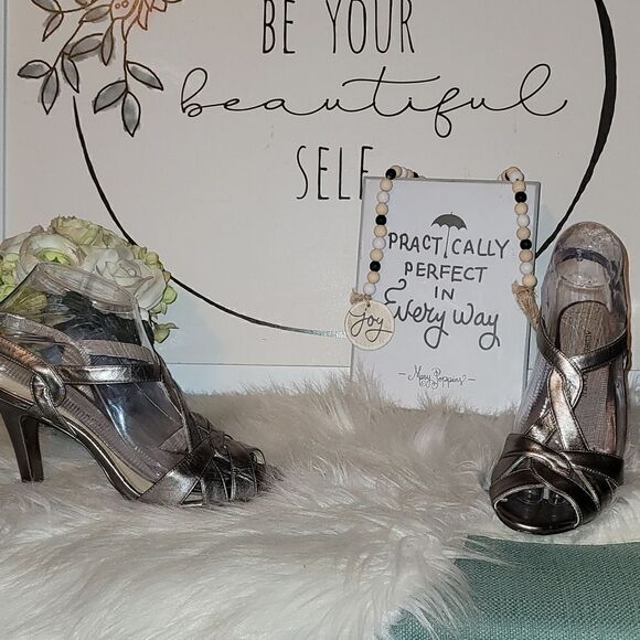 Audrey Brooke Metallic Look Heeled Shoes Size  6M - Picture 1 of 8